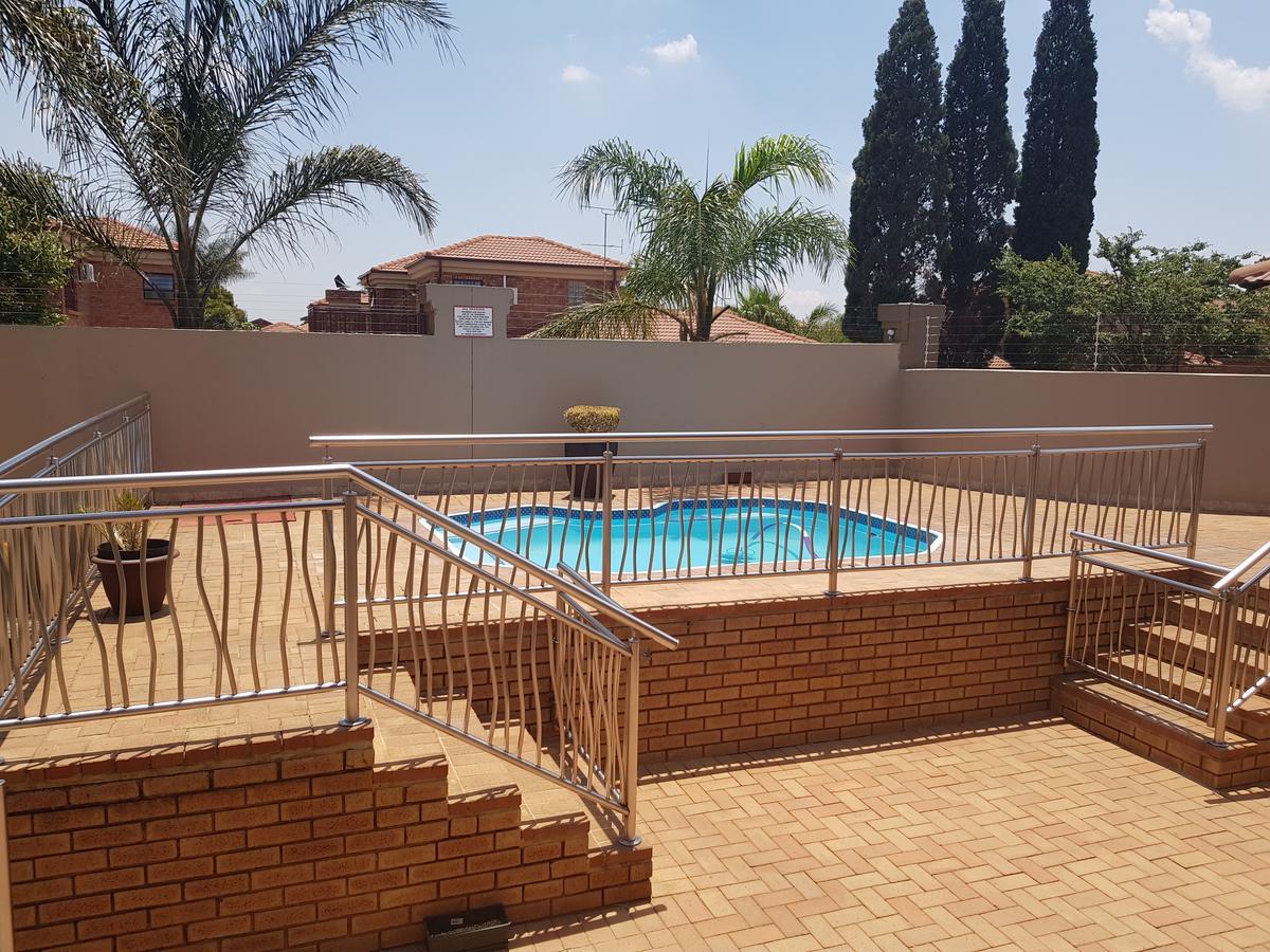 Europrime Hotel Boksburg Eksteriør billede